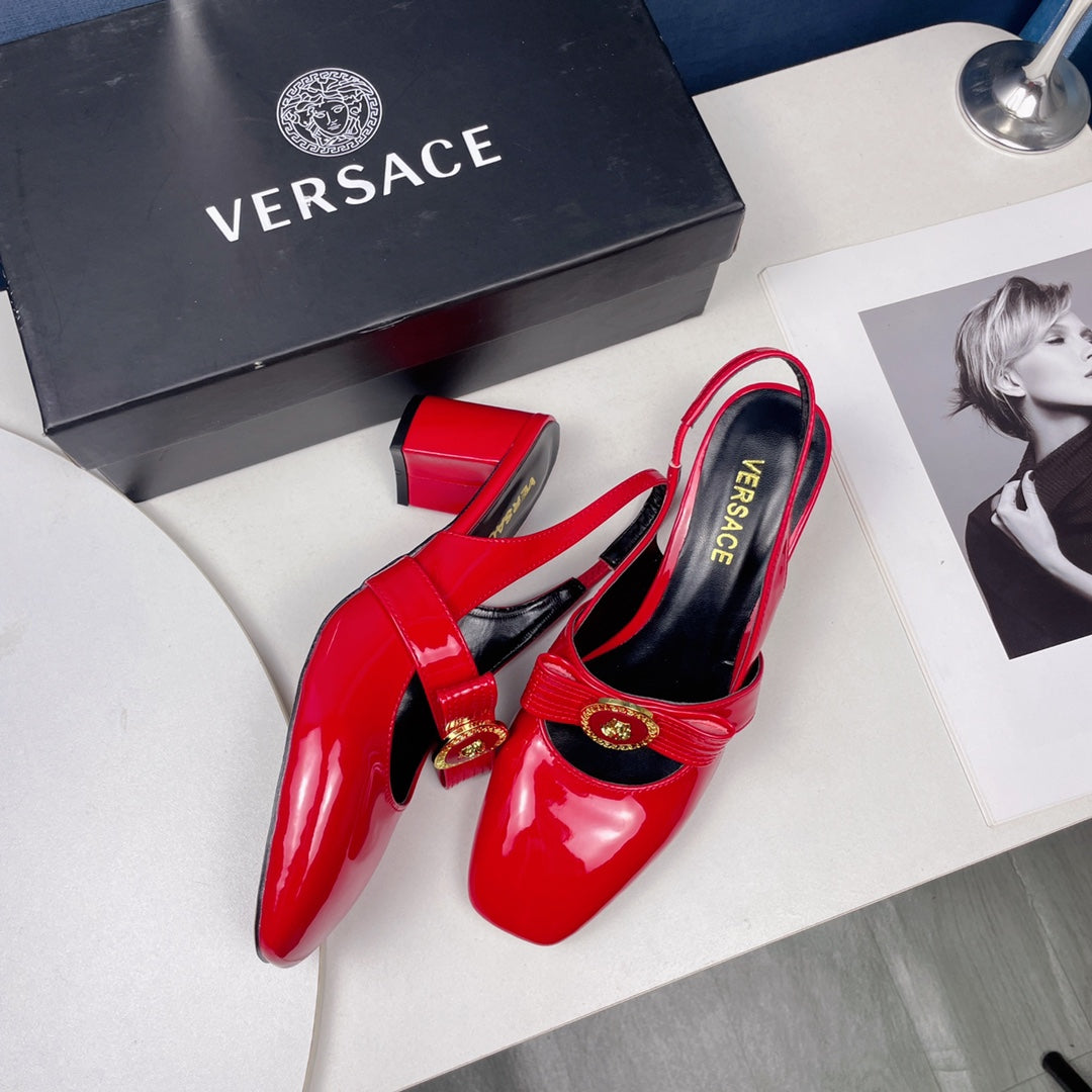 Square-toe block heel Mary Jane