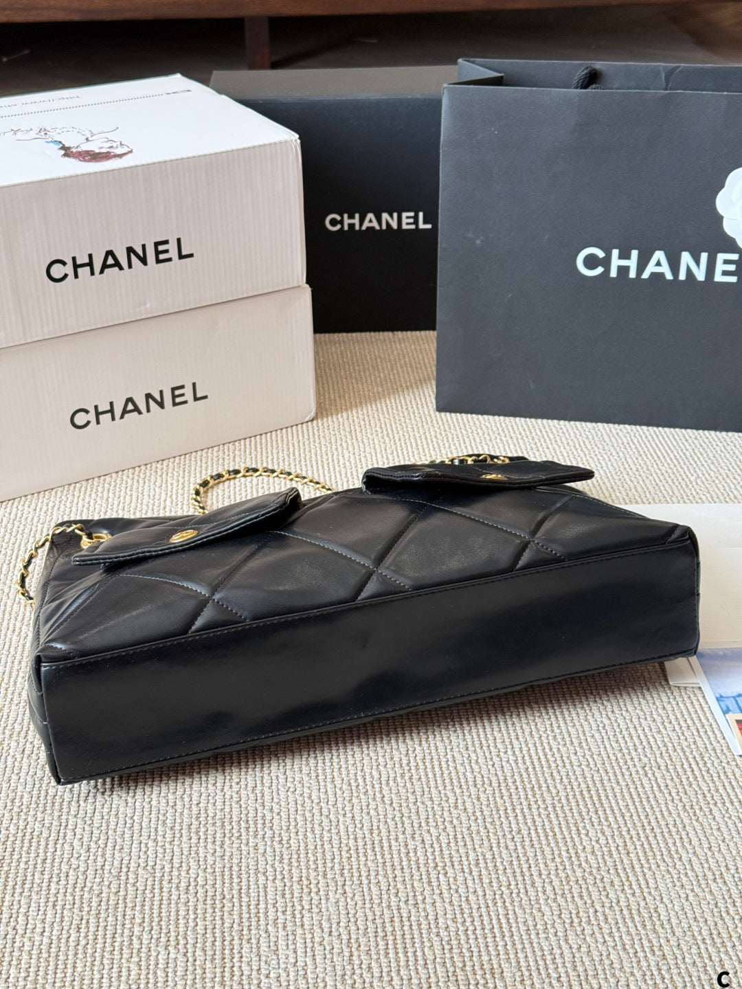 Elegant vintage hobo bag