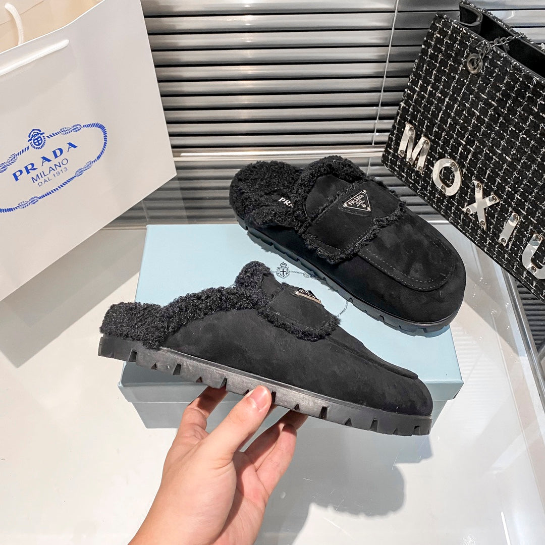 Suede and wool half-covered slipper