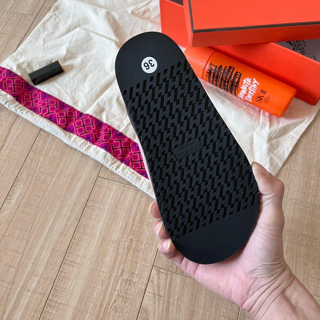 Classic Metal label suede half-covered shoes