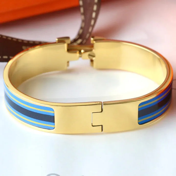 Fashionable Letter Clasp Enamel Bracelet
