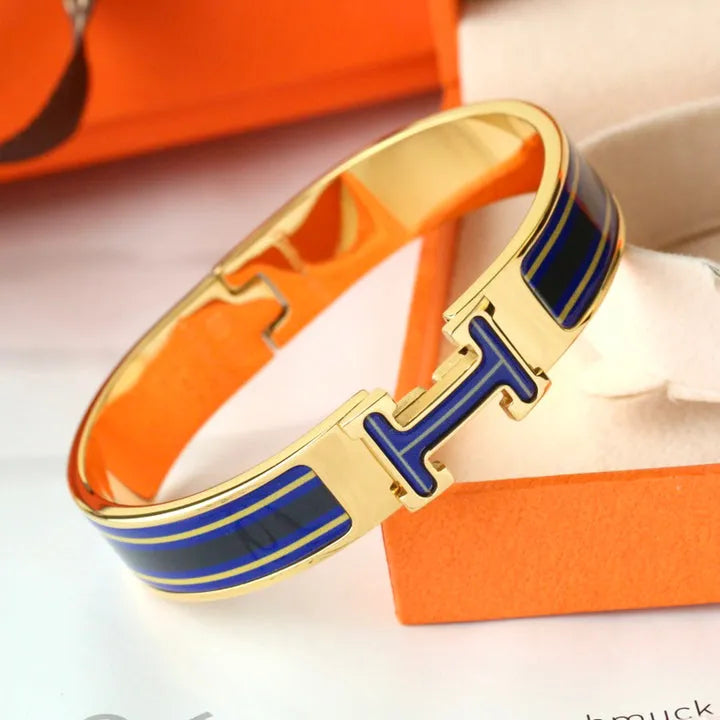 Fashionable Letter Clasp Enamel Bracelet