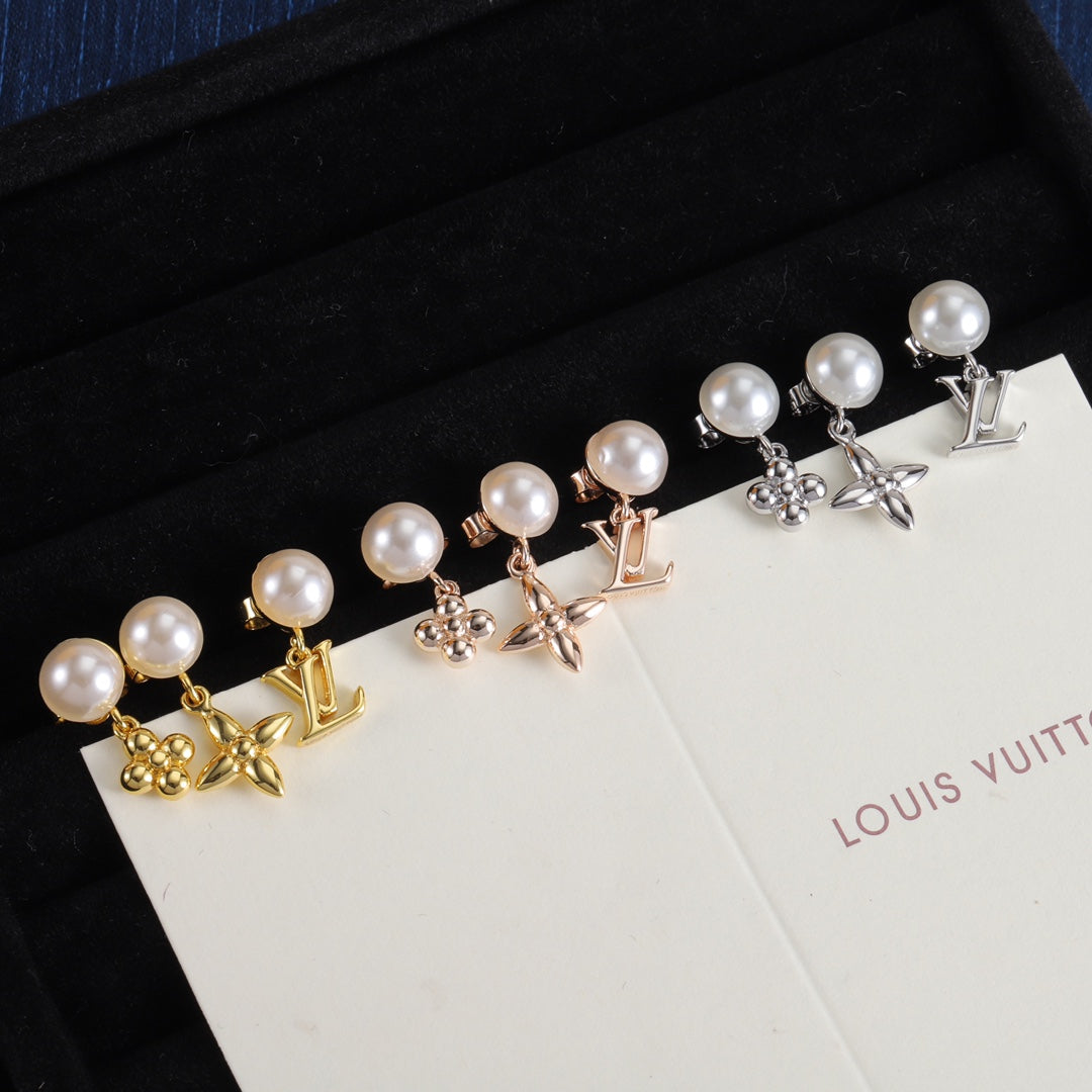 Pearl Flower Earrings Three-piece Set