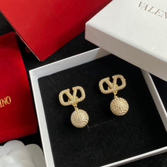 Stylish Diamond Round Pendant Earrings
