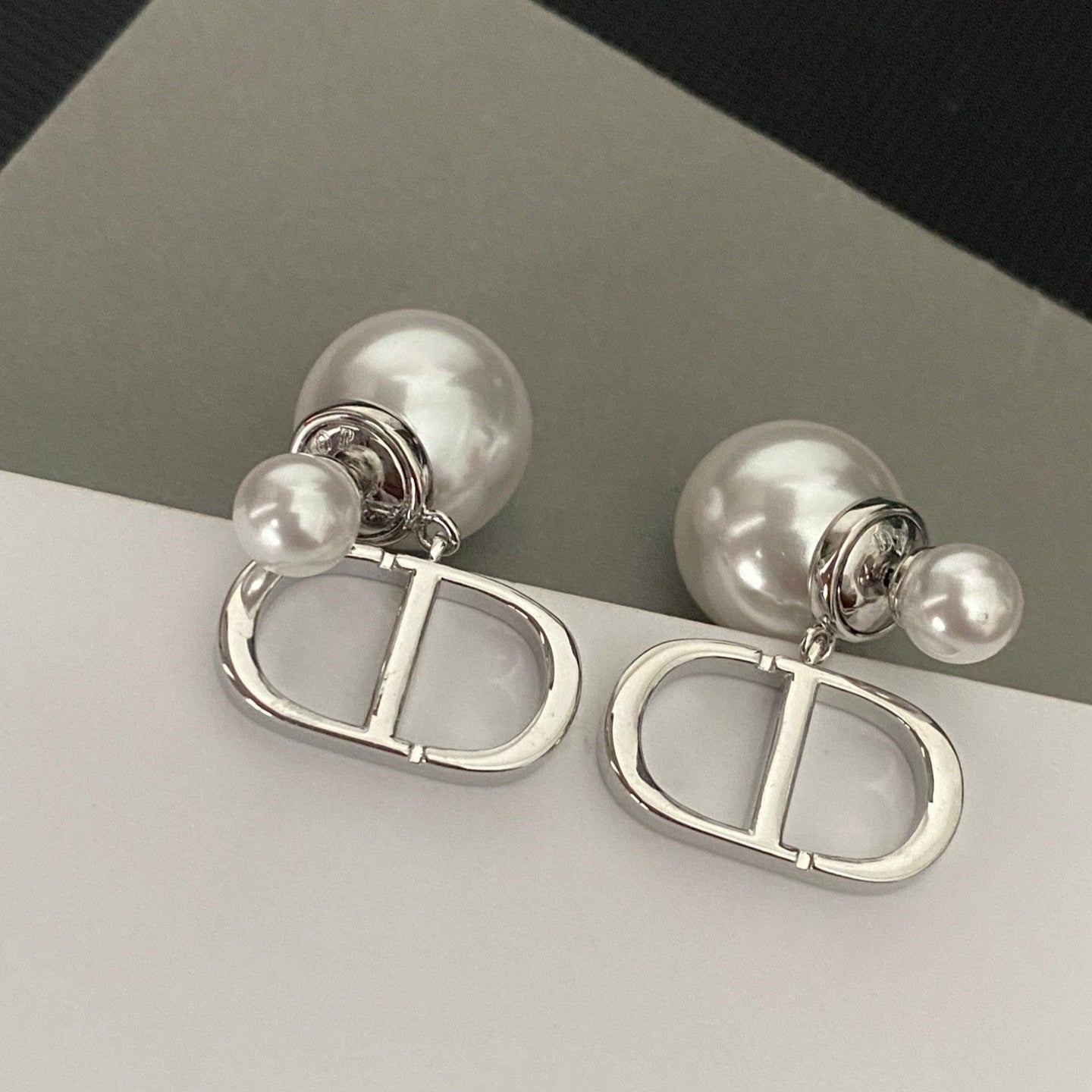 Elegant Fashion Pearl  Earrings
