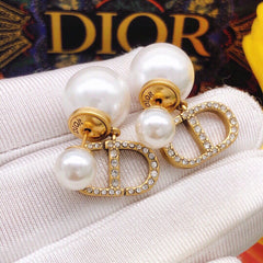 Diamond-Engraved Pearl Earrings