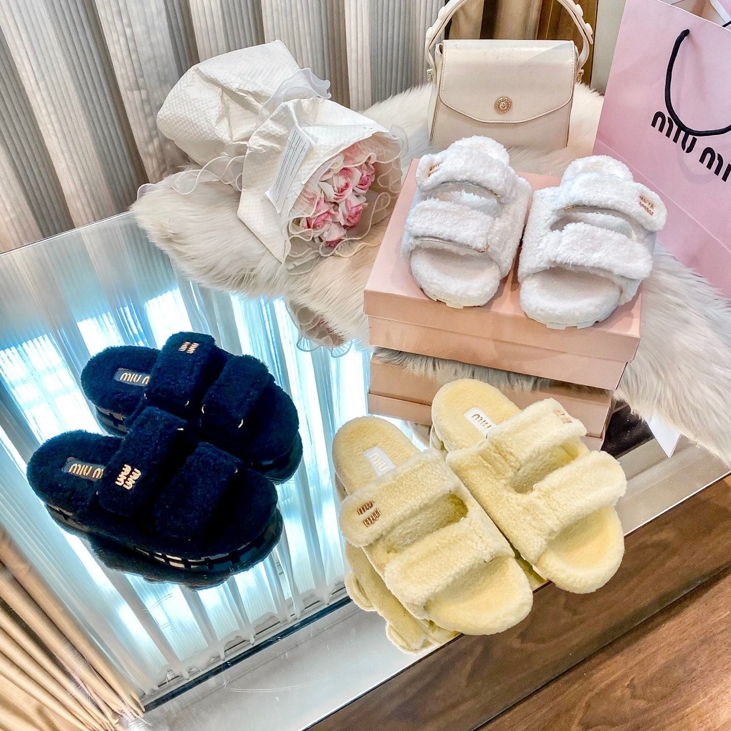 Hook-and-loop Lambswool Slippers