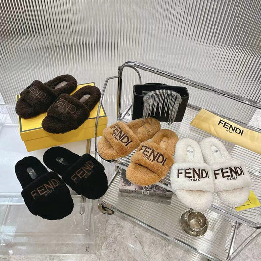 Stylish cashmere slippers