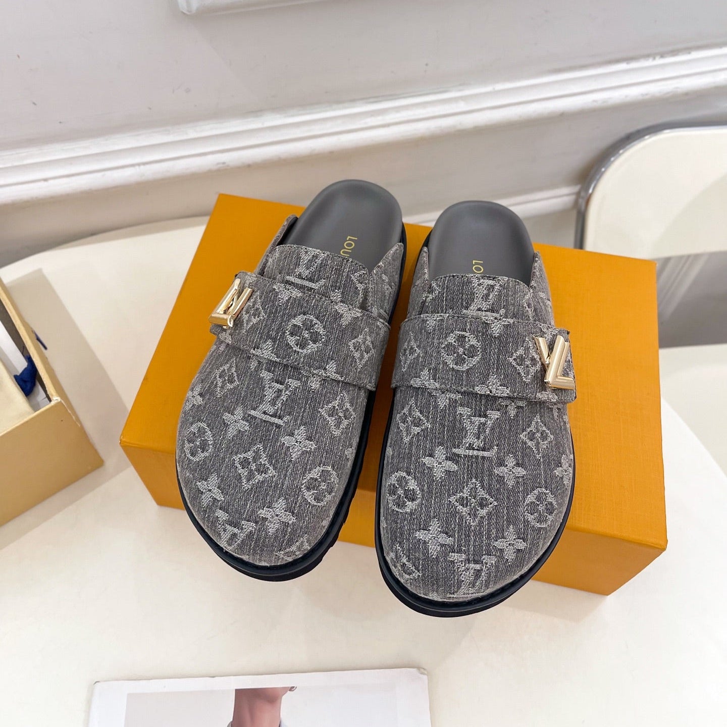 Denim half-covered shoes