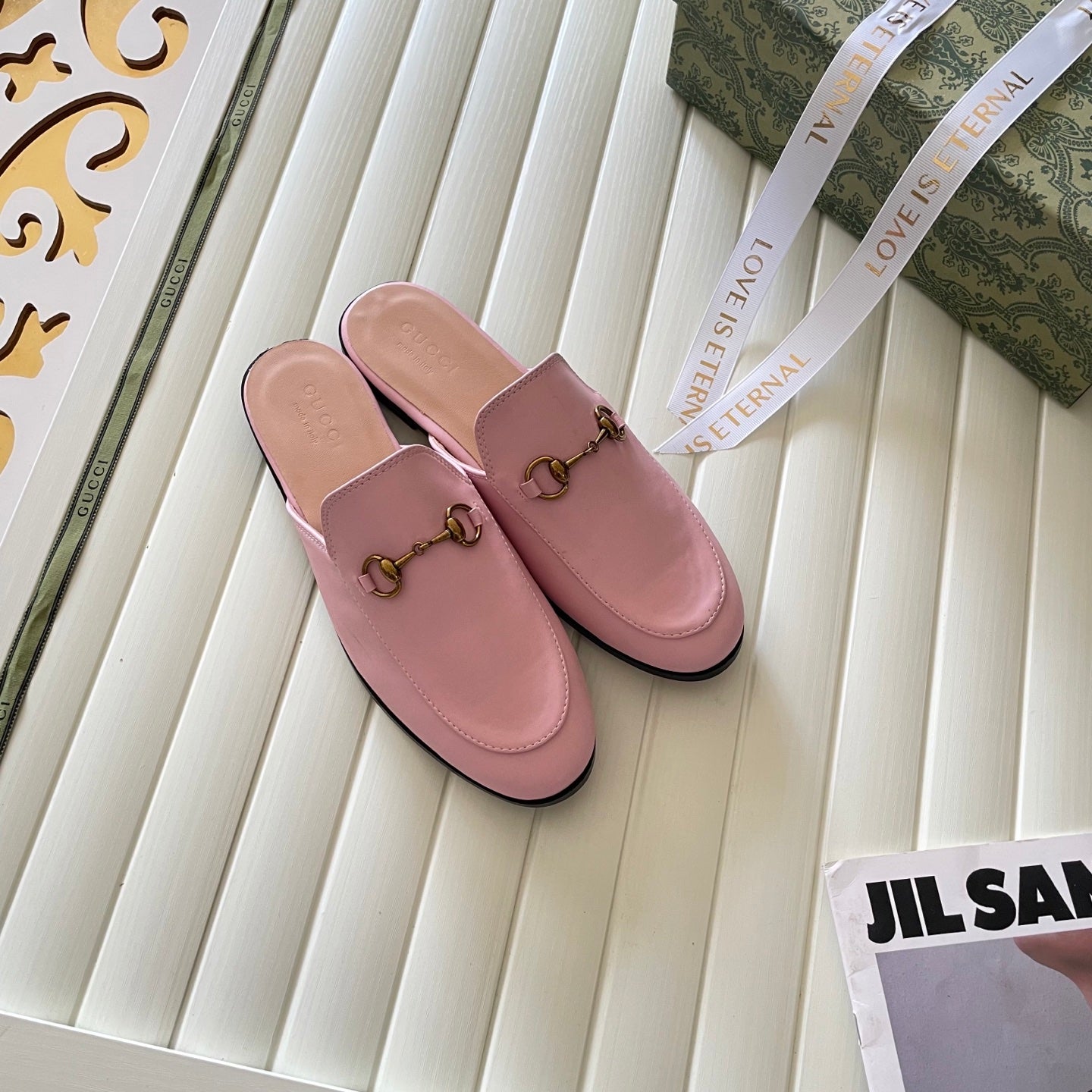 Classic leather half-covered shoes