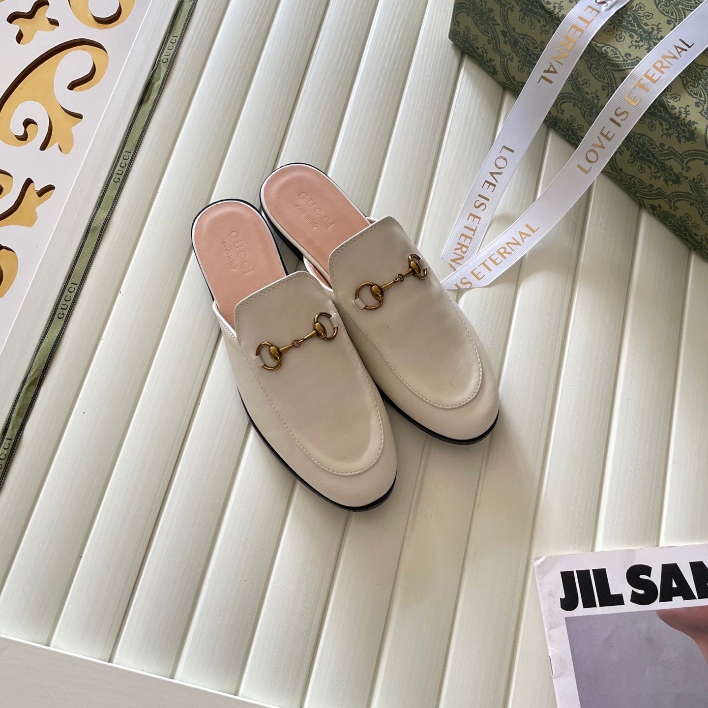 Classic leather half-covered shoes