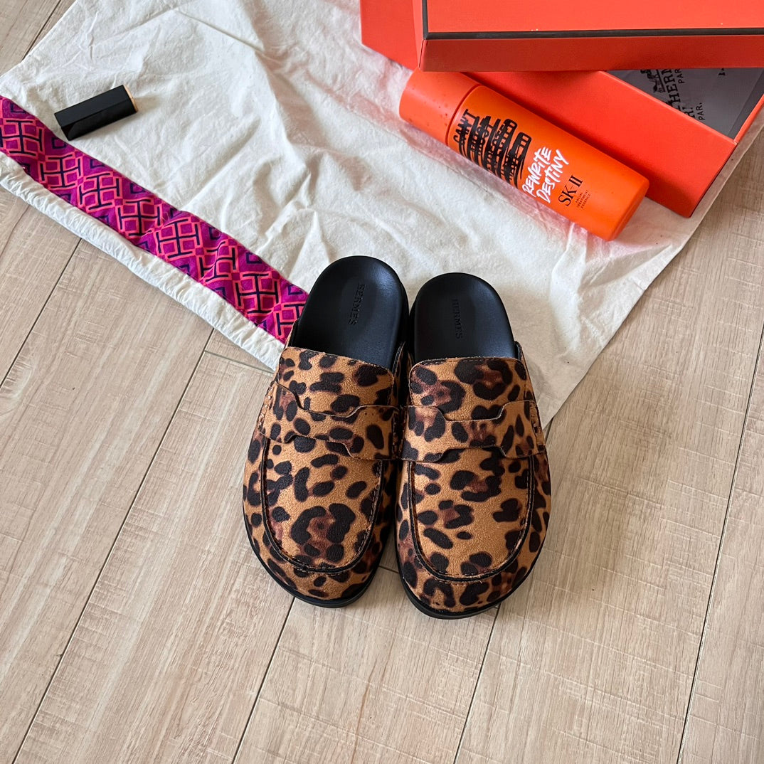 Classic suede half-covered shoes