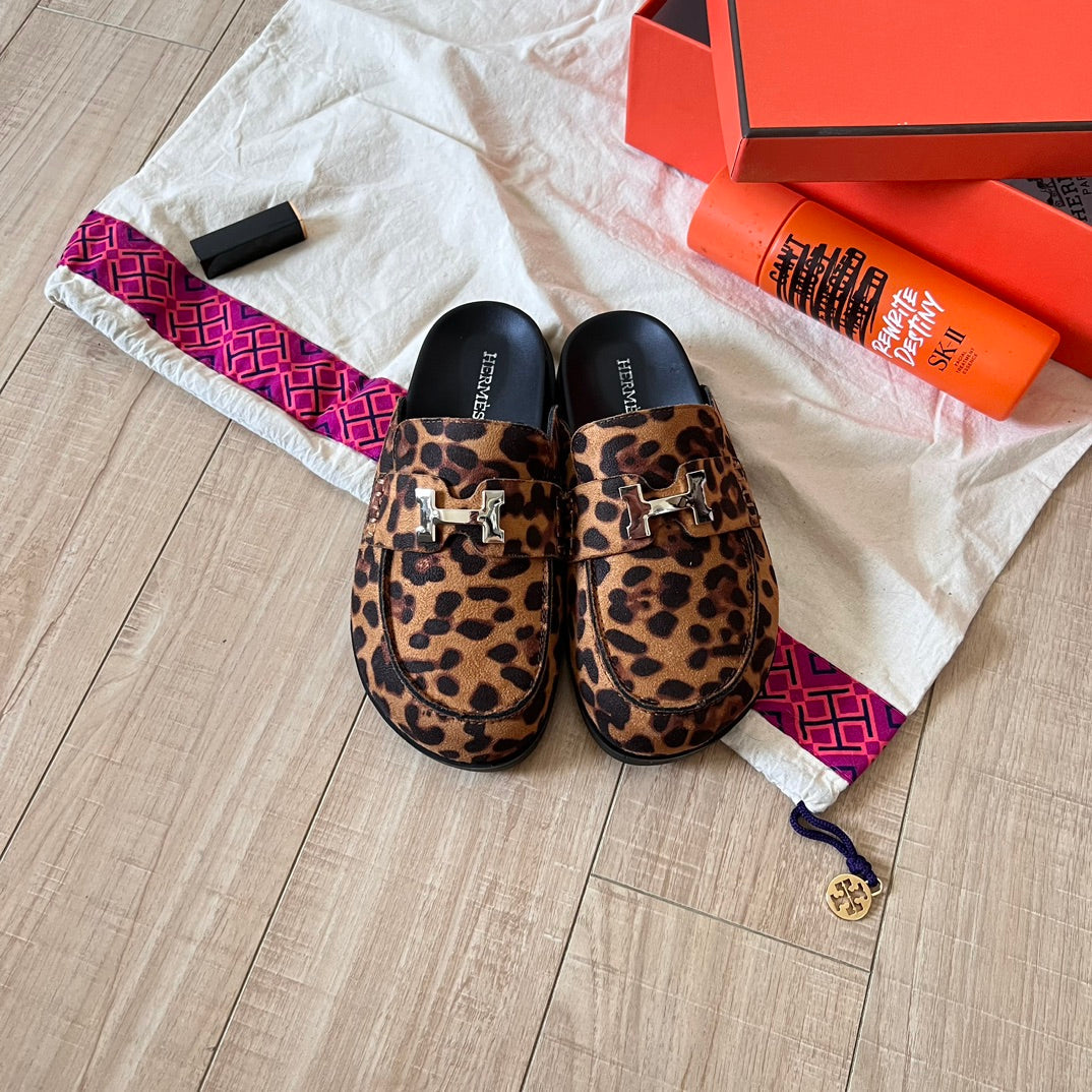 Classic Metal label suede half-covered shoes