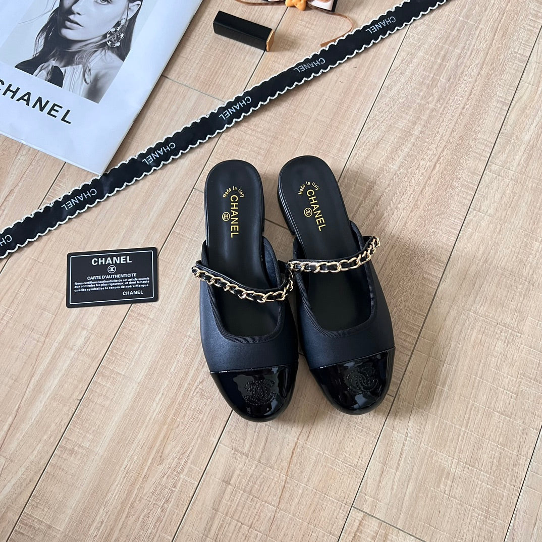 Elegant chain-strap half-covered Mary Janes