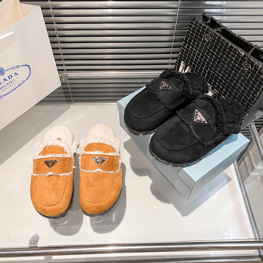 Suede and wool half-covered slipper