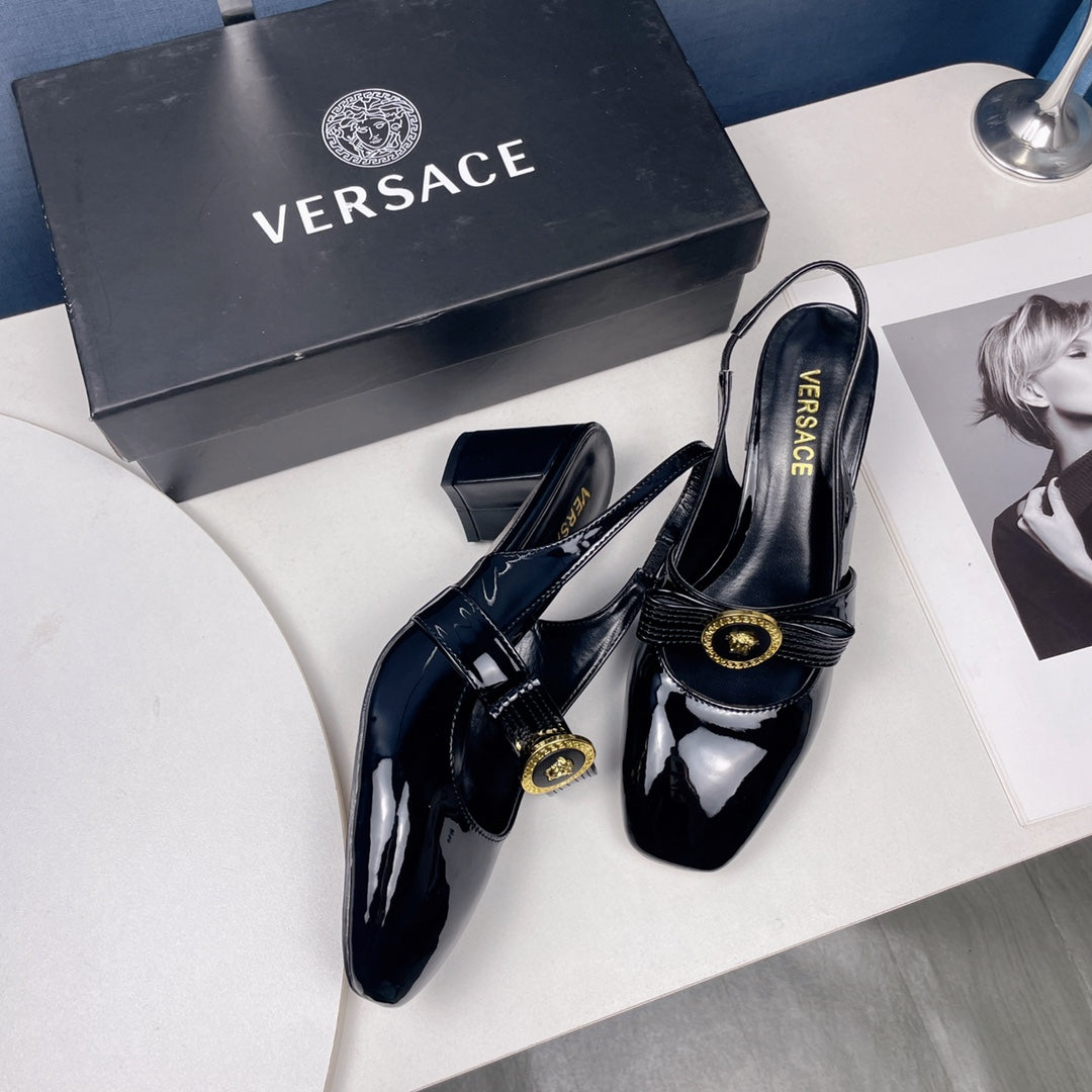 Square-toe block heel Mary Jane