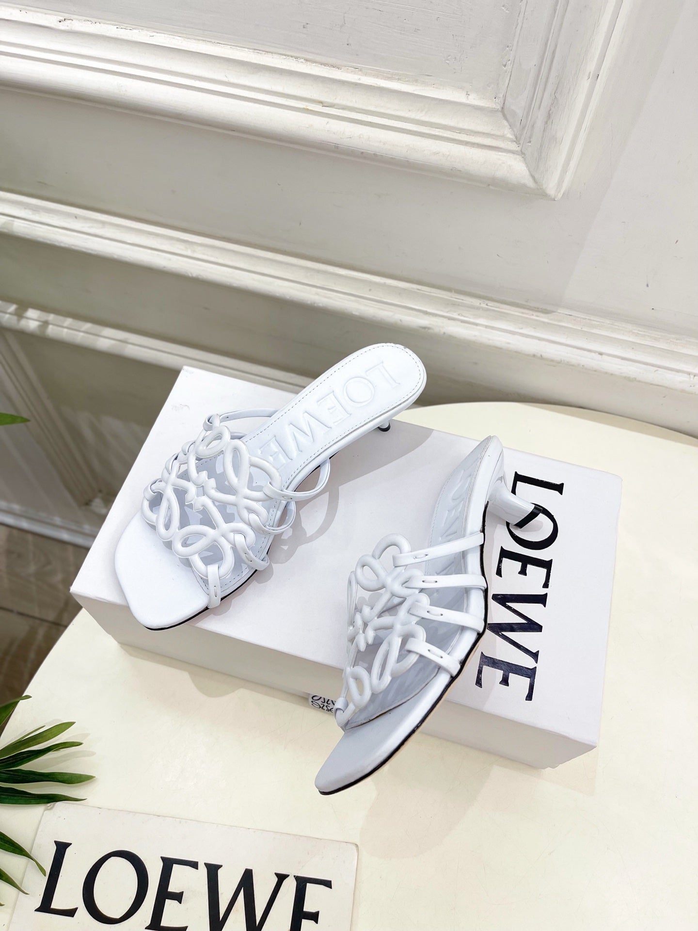 Hollow kitten heel sandals