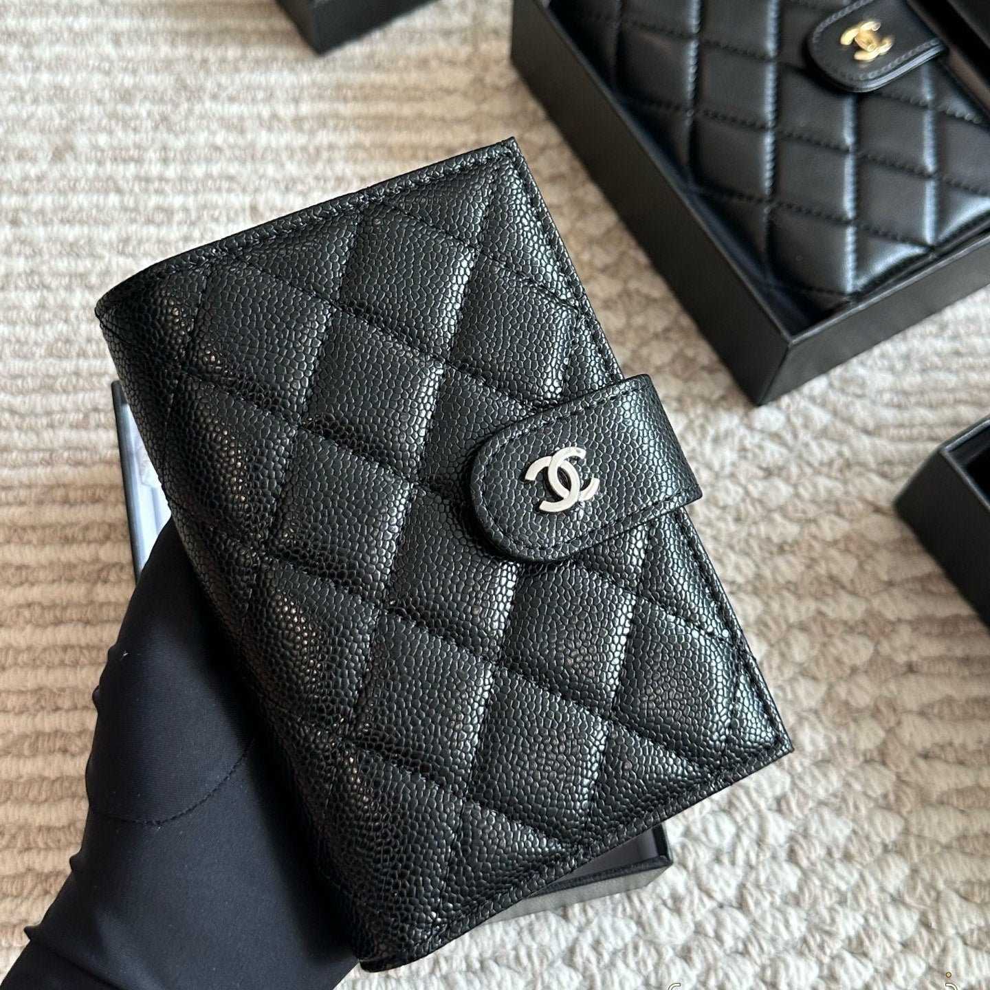 Classic women's leather card holder wallet