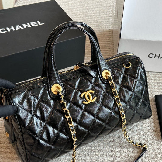 Stylish waxed leather bowling bag