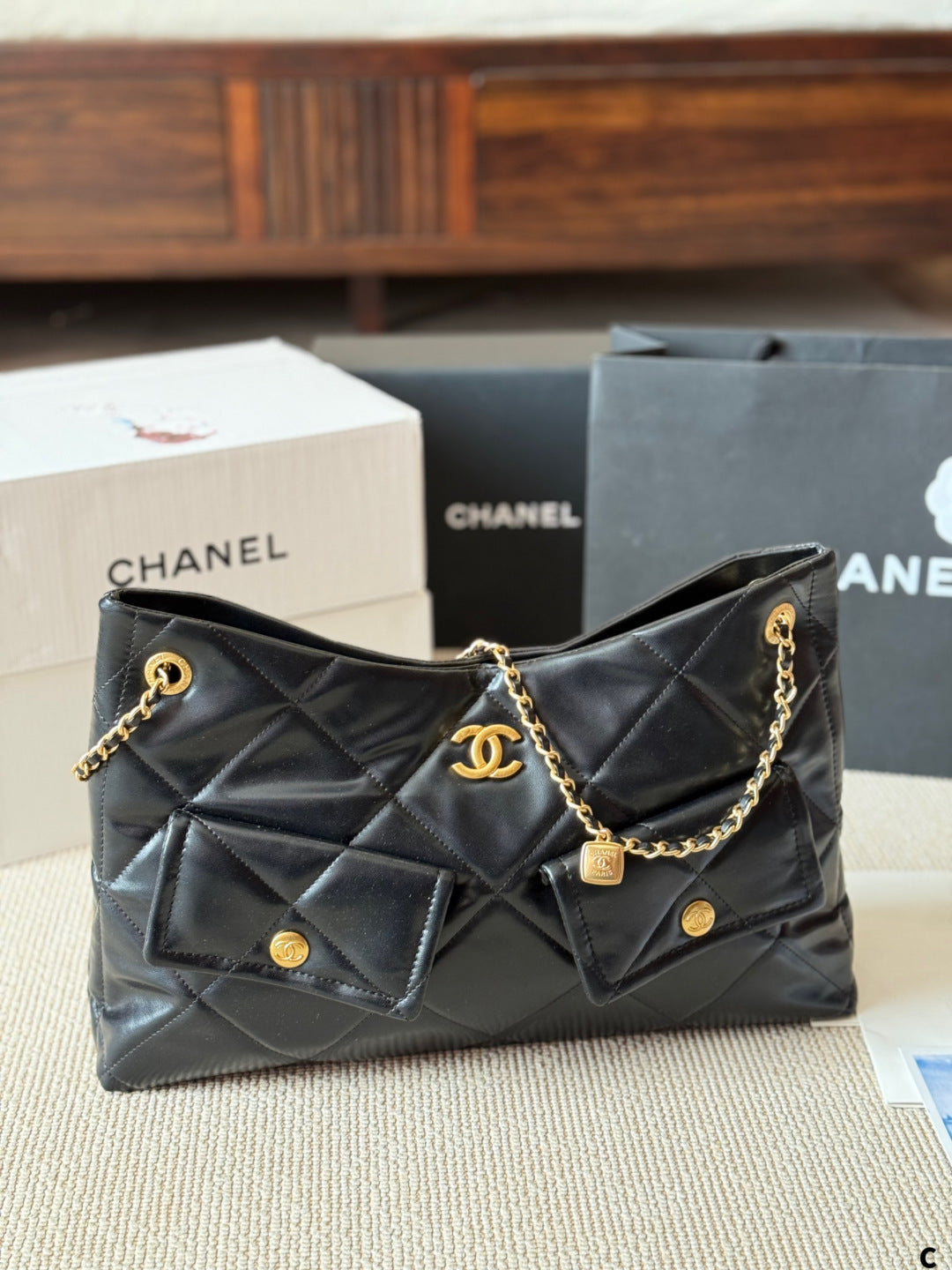 Elegant vintage hobo bag