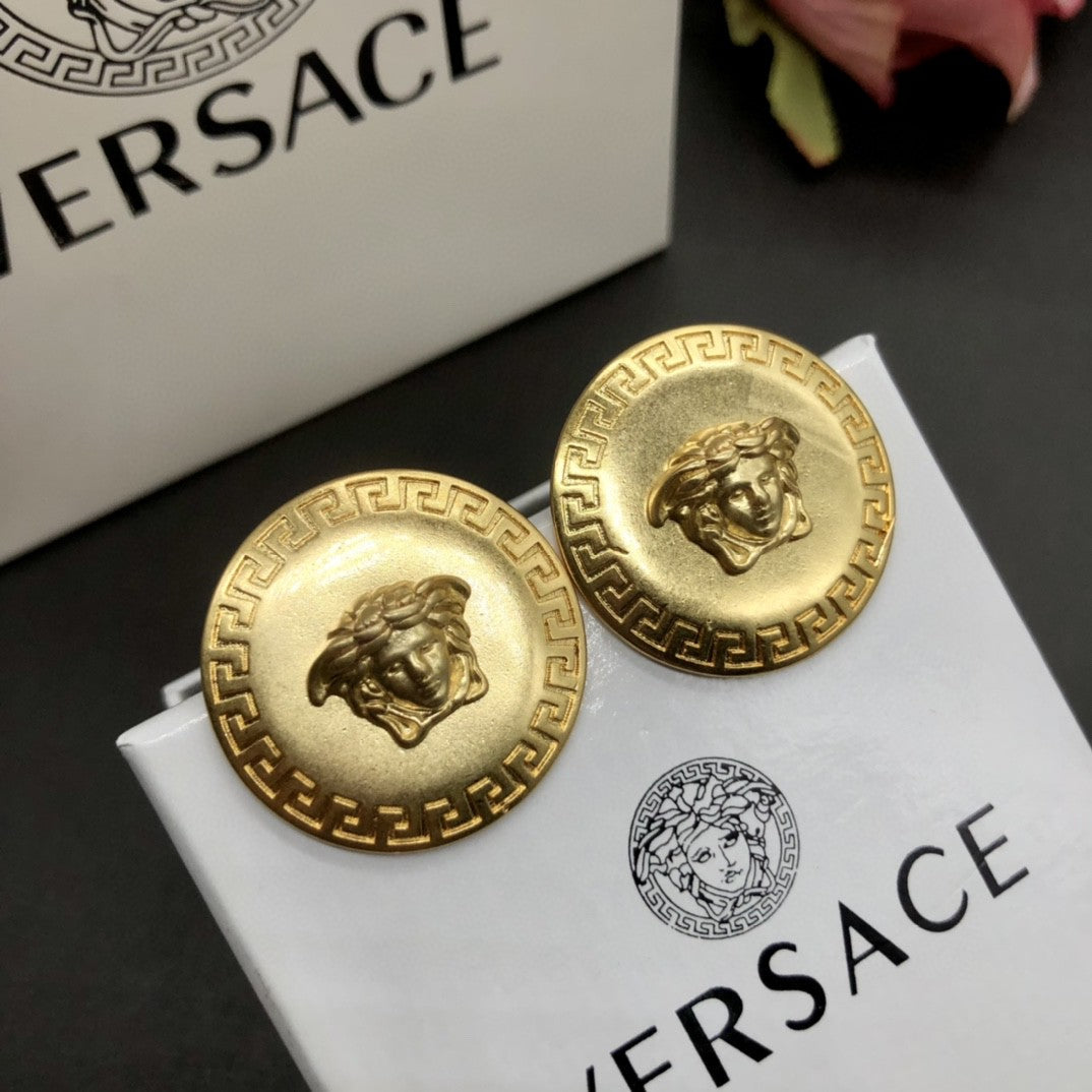 Versatile Avatar Round Earrings
