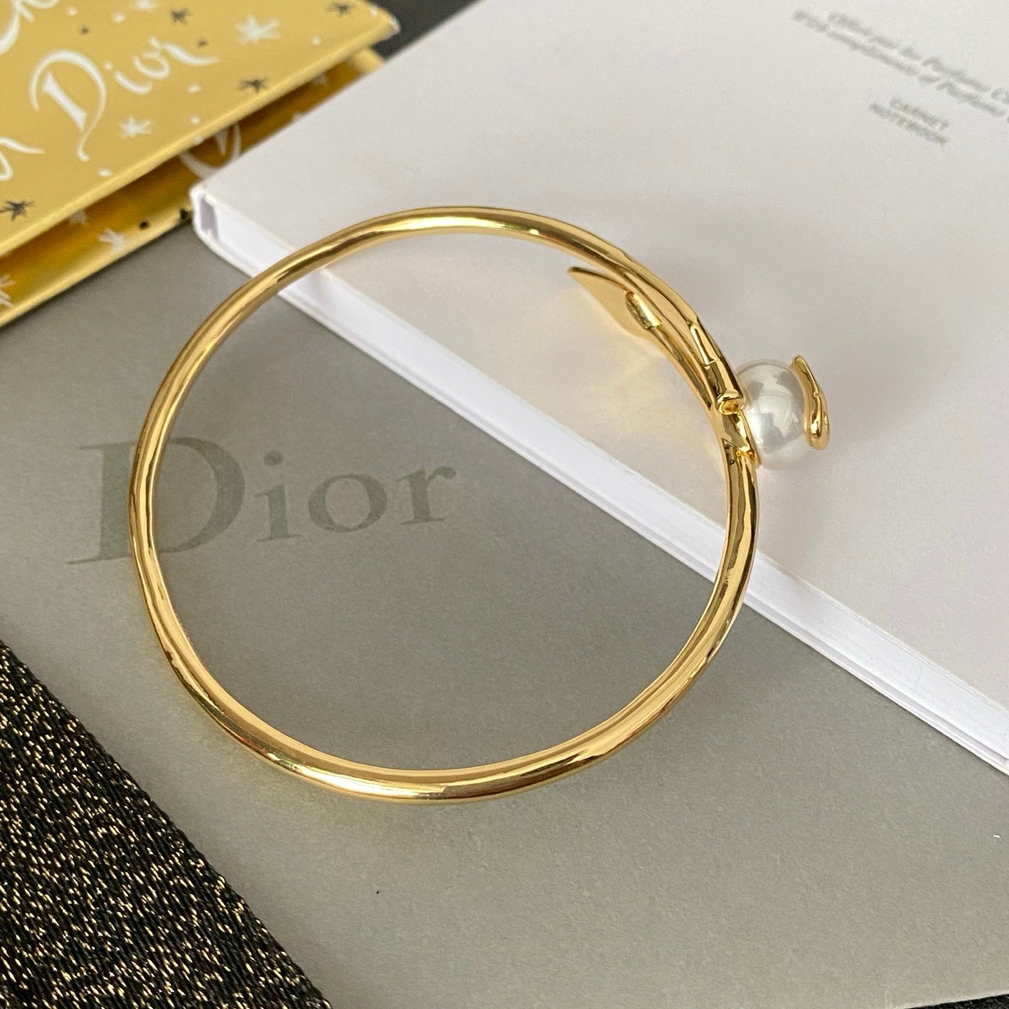 Elegant Pearl Bracelet
