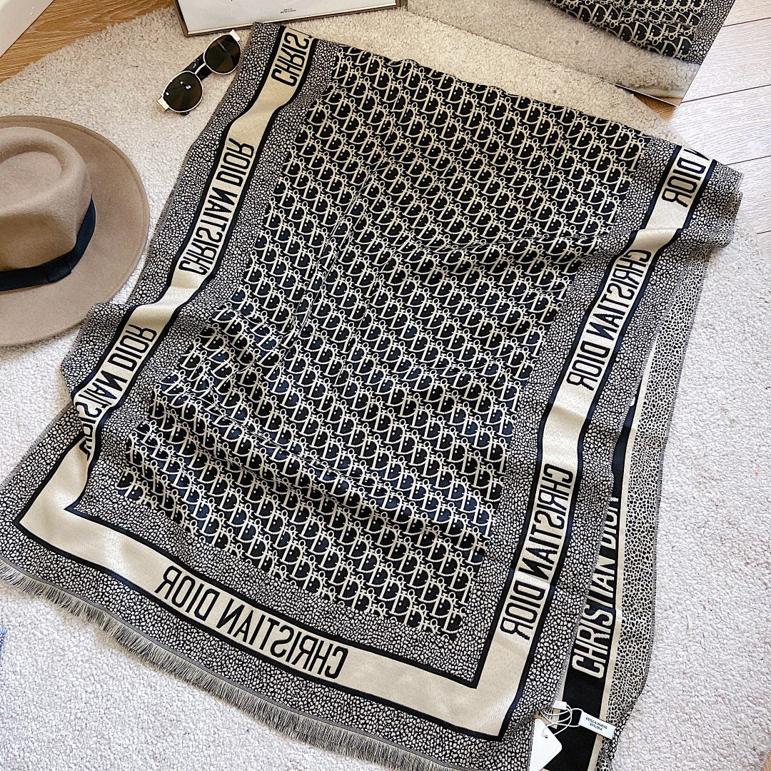 Classic embossed cashmere and silk scarf