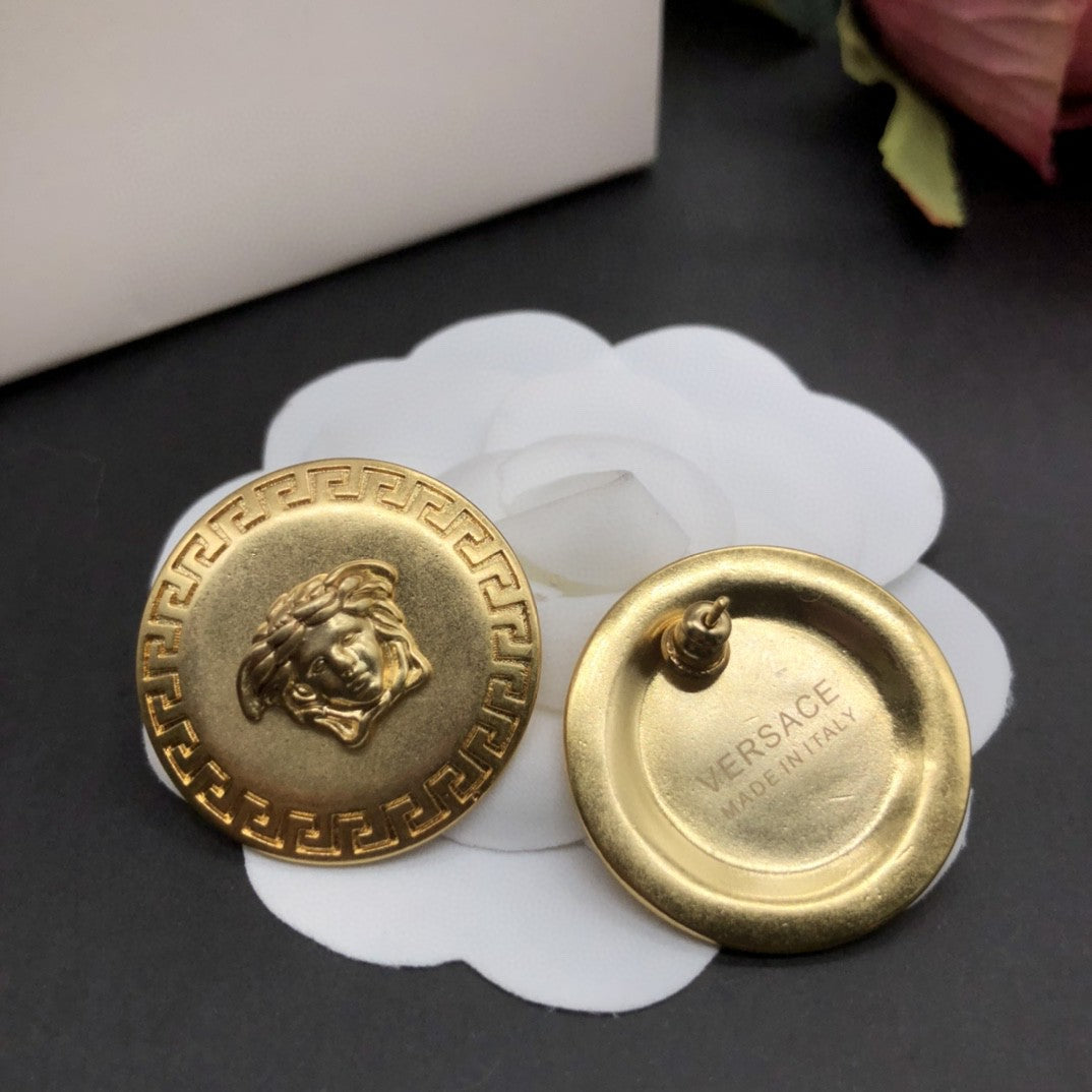 Versatile Avatar Round Earrings