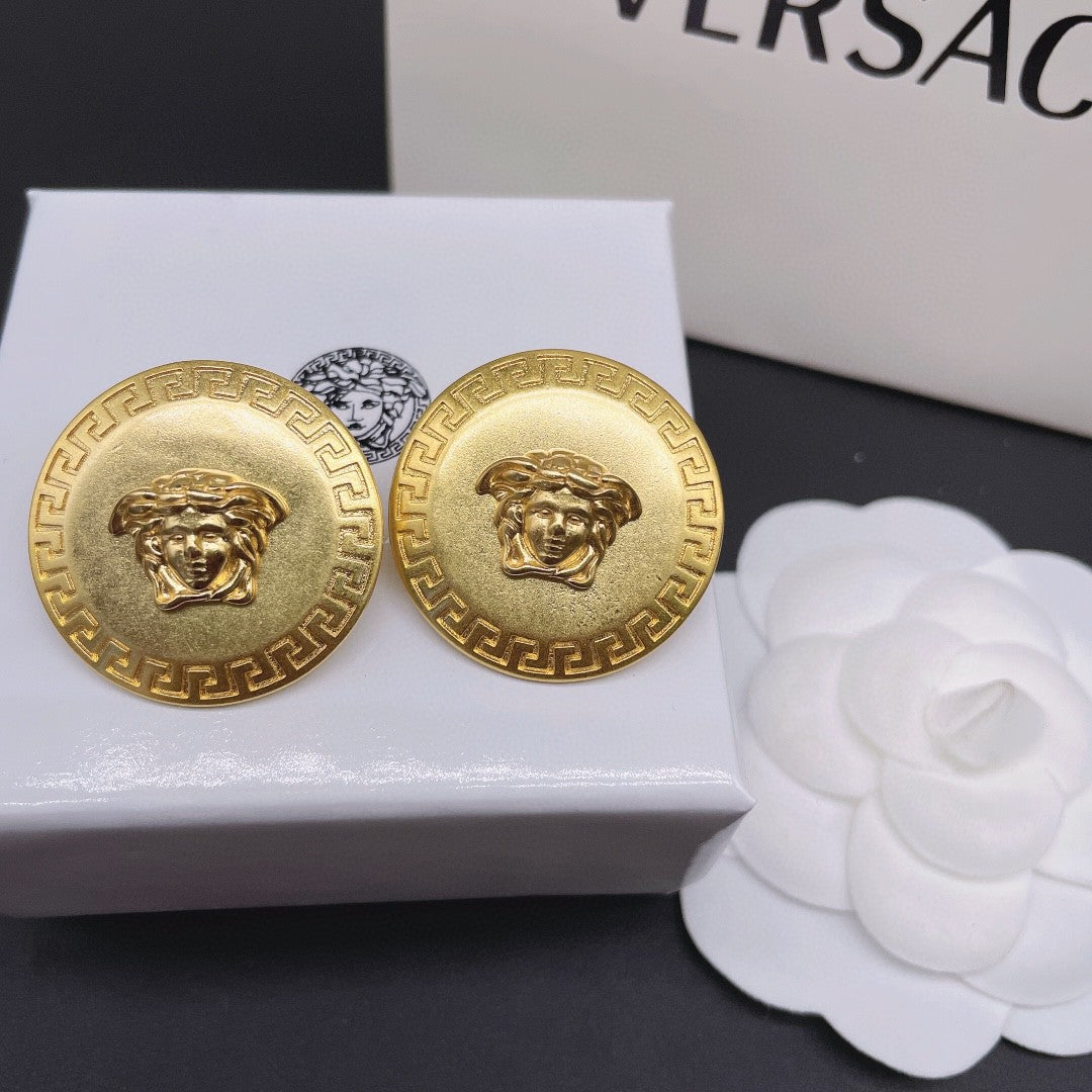 Versatile Avatar Round Earrings