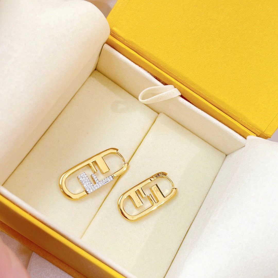 Fashionable Oval Earrings