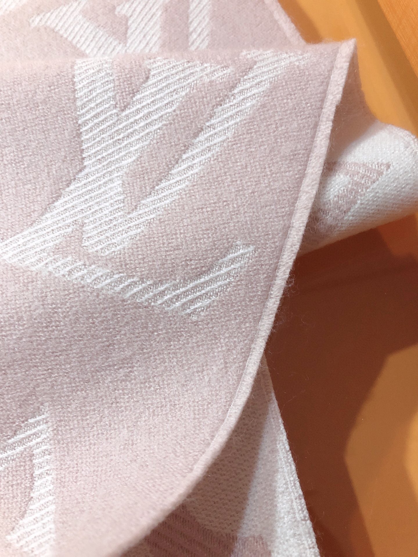 Fashionable tassel 100% cashmere scarf