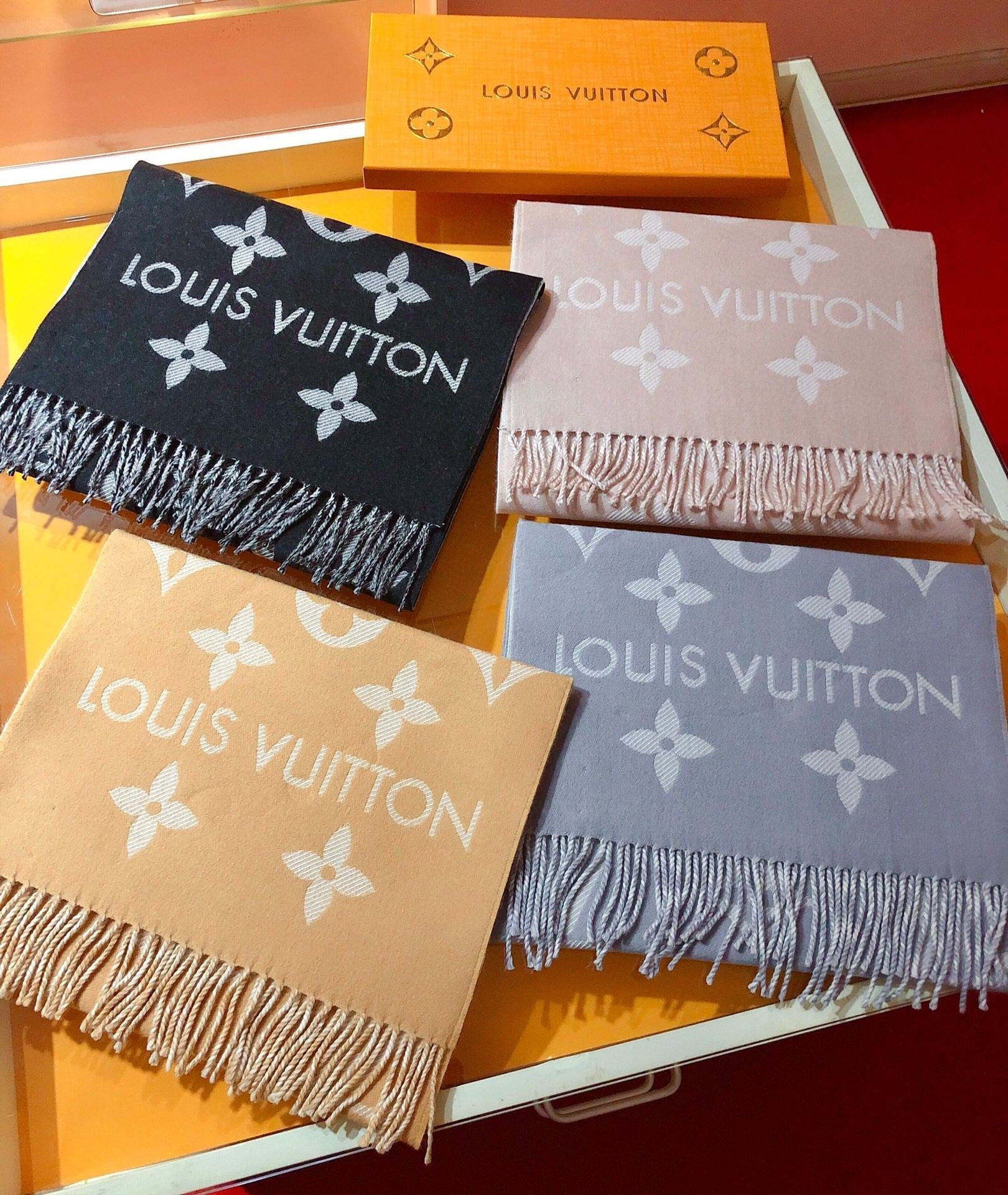 Fashionable tassel 100% cashmere scarf