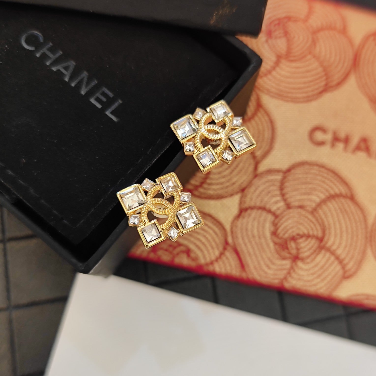 Rhombus Diamond Earrings
