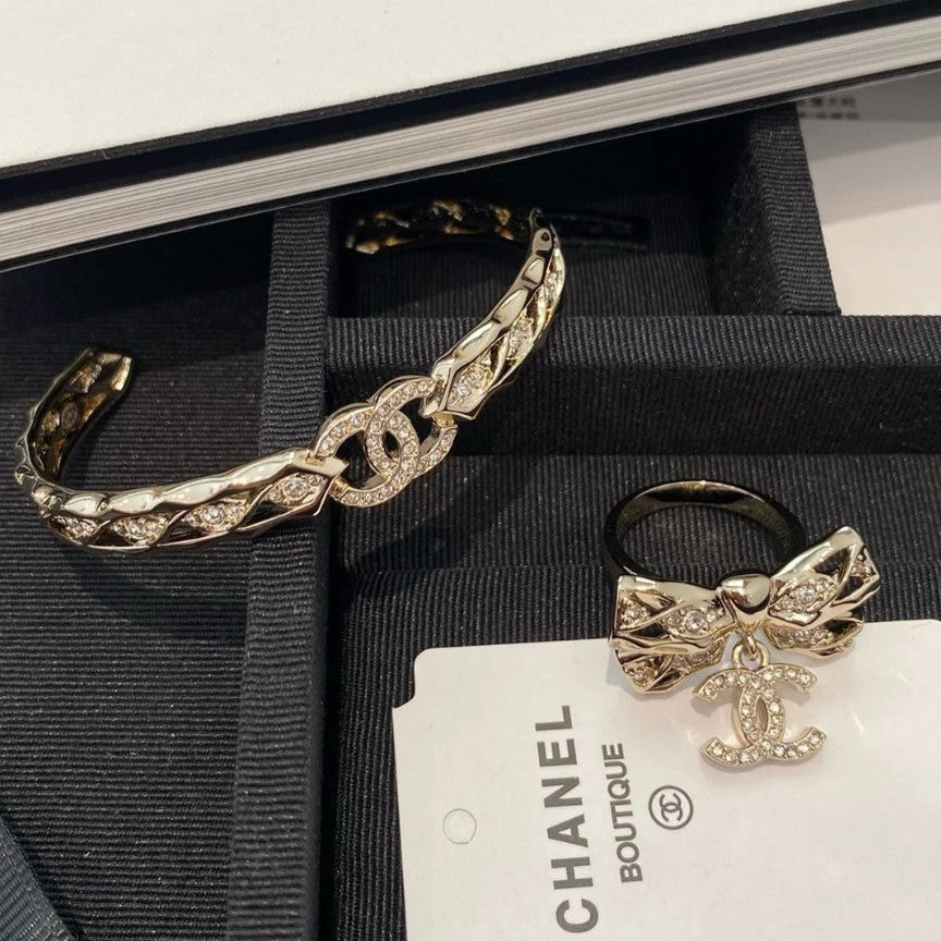 Diamond open bracelet