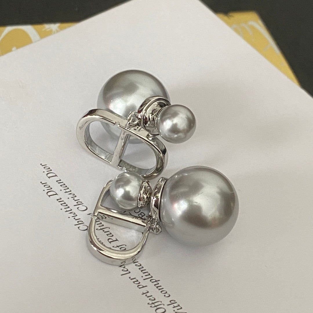 Elegant Fashion Pearl  Earrings