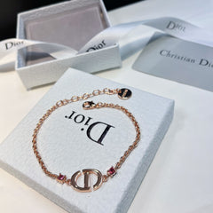 Stylish simple bracelet