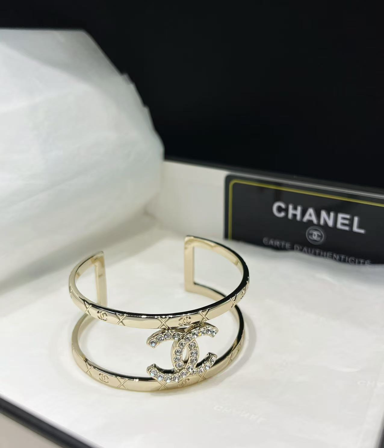 Crystal diamond wide open bracelet
