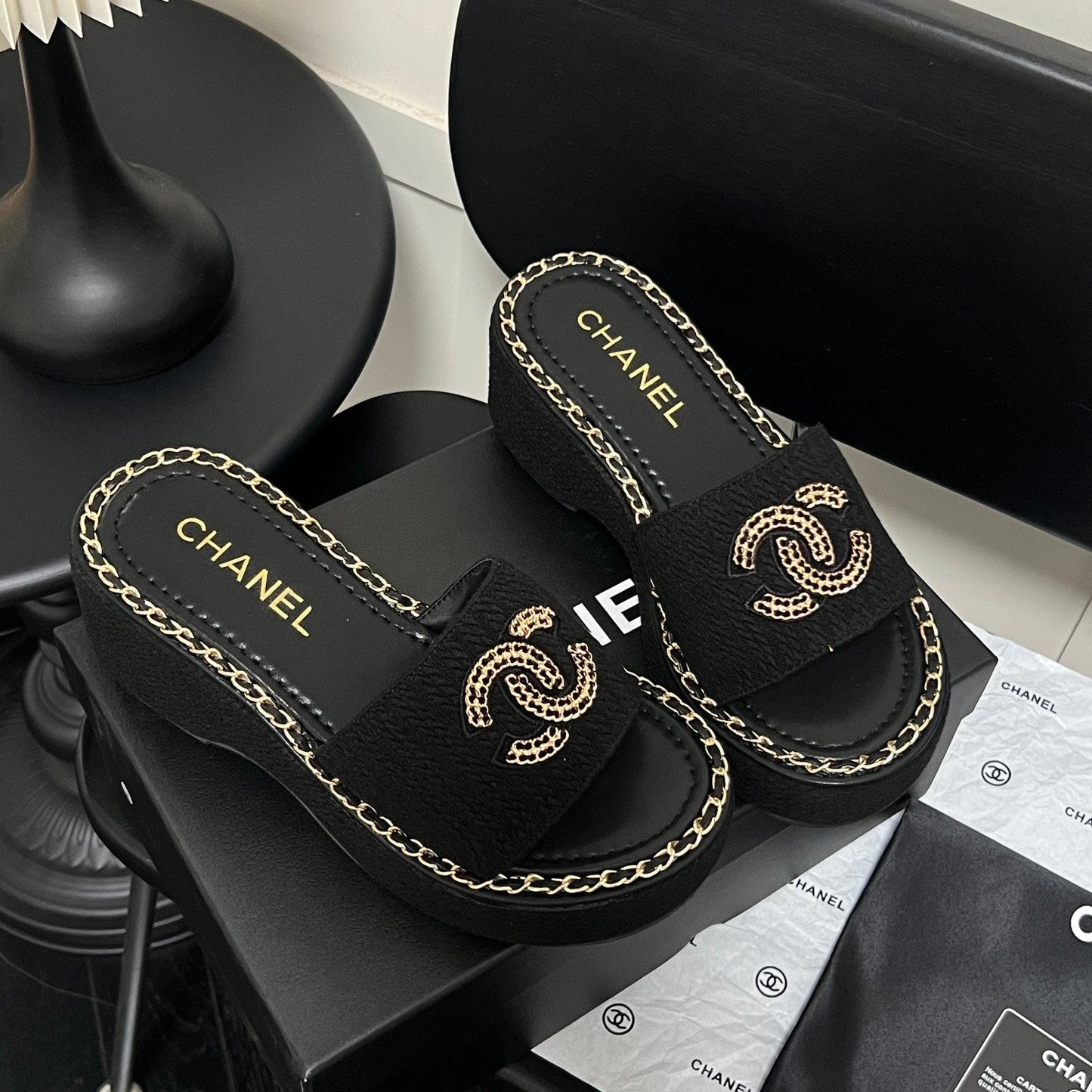Thick-soled fashionable slippers