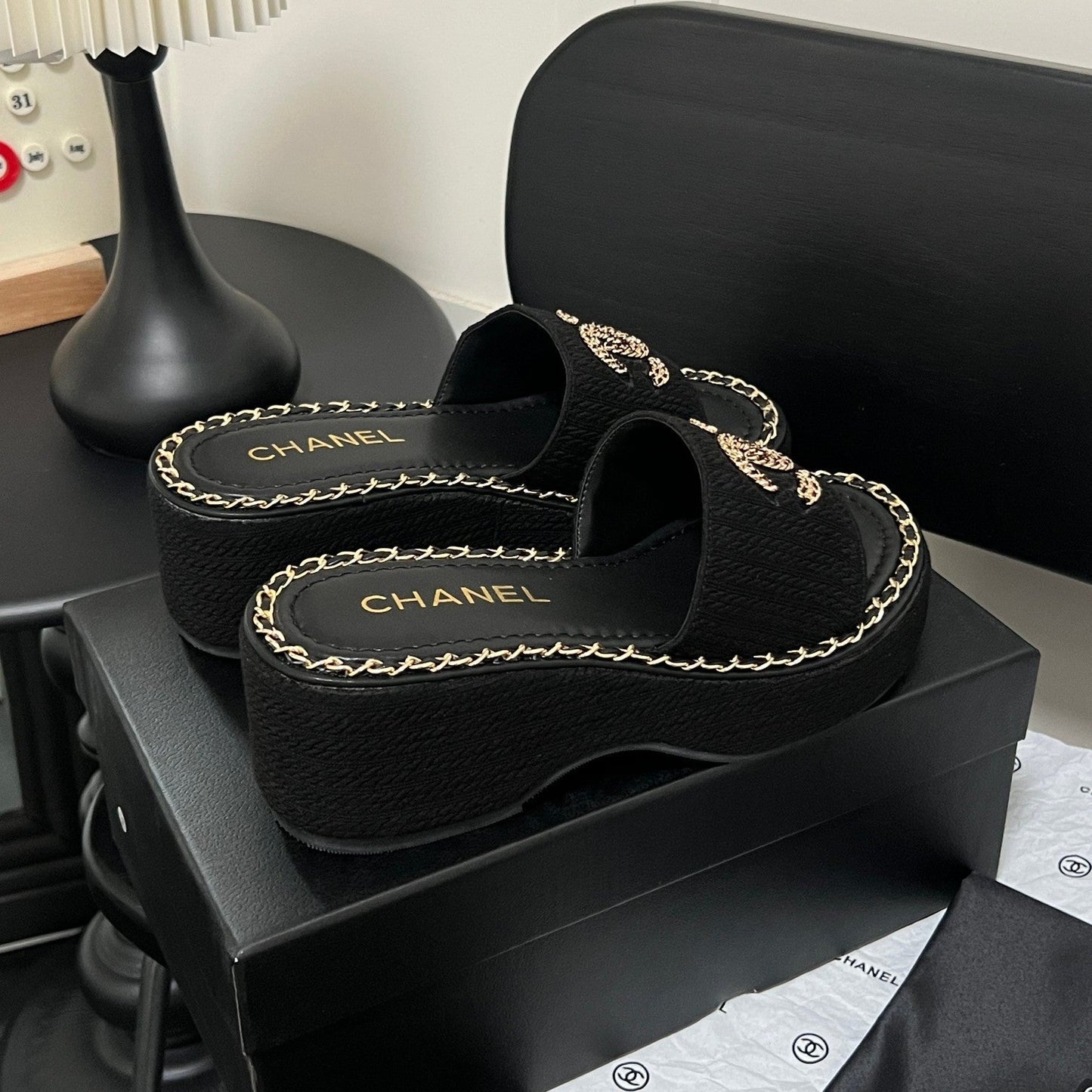 Thick-soled fashionable slippers