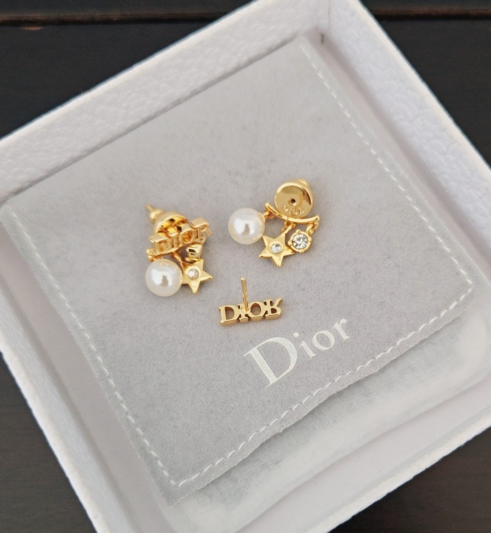 Classic Elements Tassel Pearl Earrings