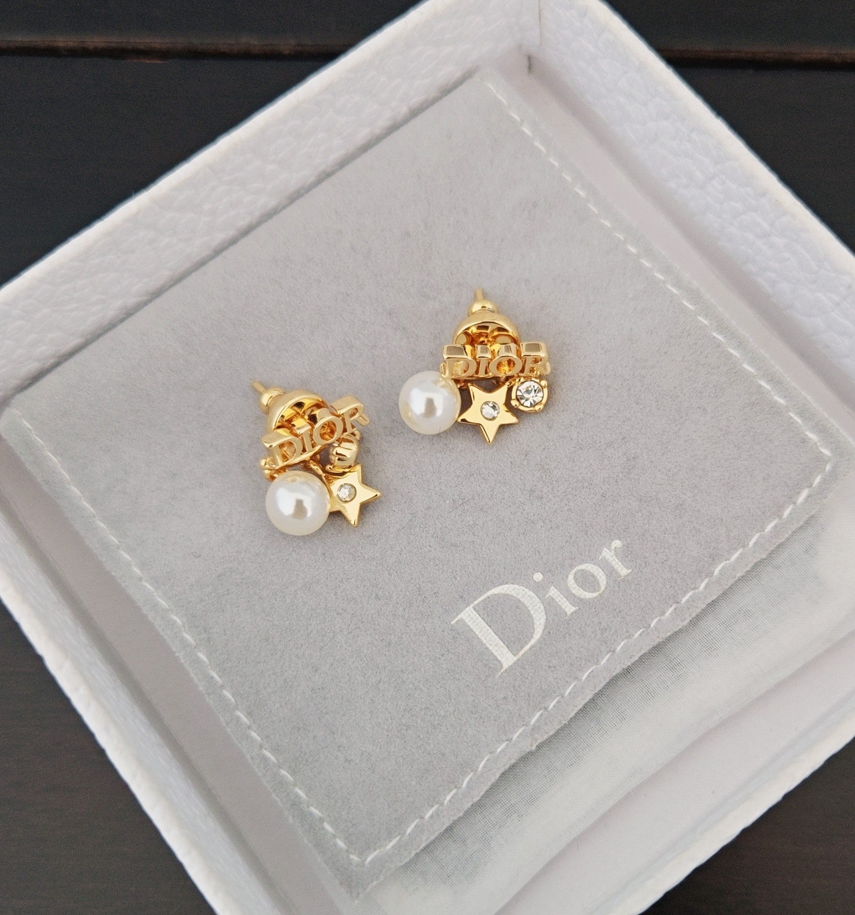 Classic Elements Tassel Pearl Earrings