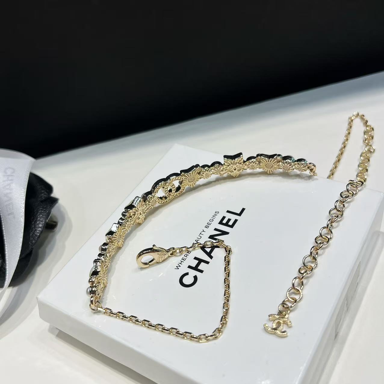 Stars Choker