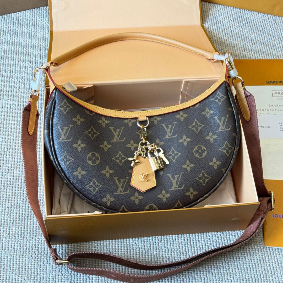 Elegance and fashion leather lock handbag