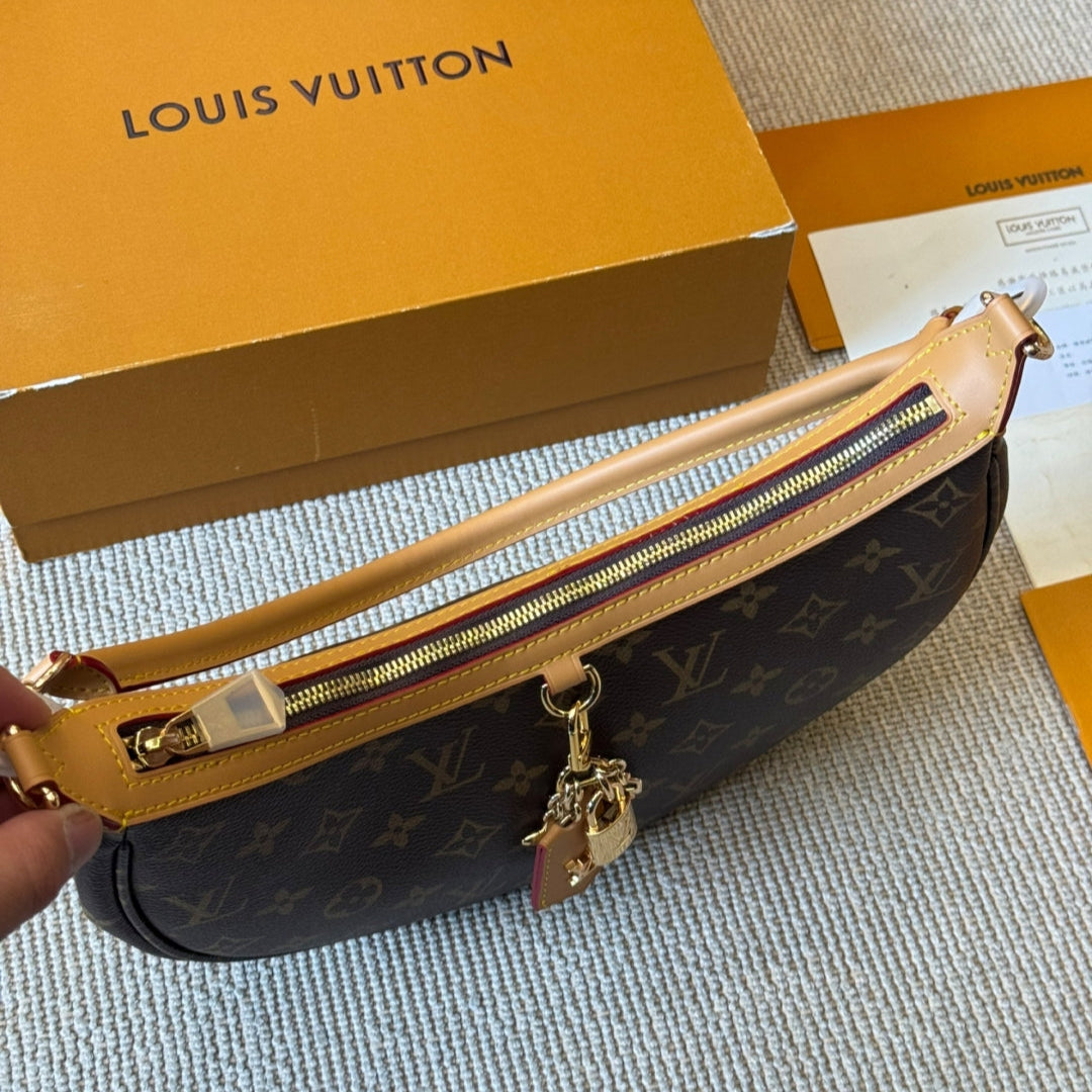 Elegance and fashion leather lock handbag