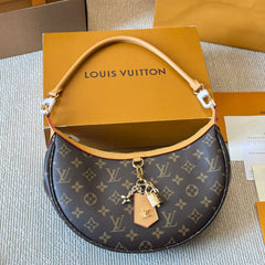 Elegance and fashion leather lock handbag