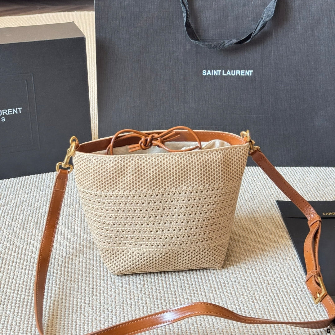 Fashion Raffia Gold Label Woven Small Bag