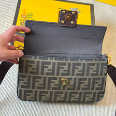 Vintage embossed metal buckle baguette bag