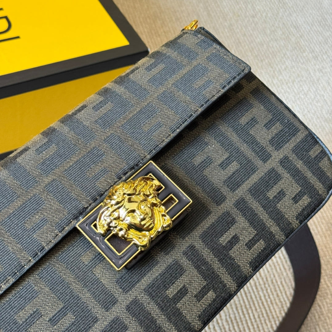 Vintage embossed metal buckle baguette bag