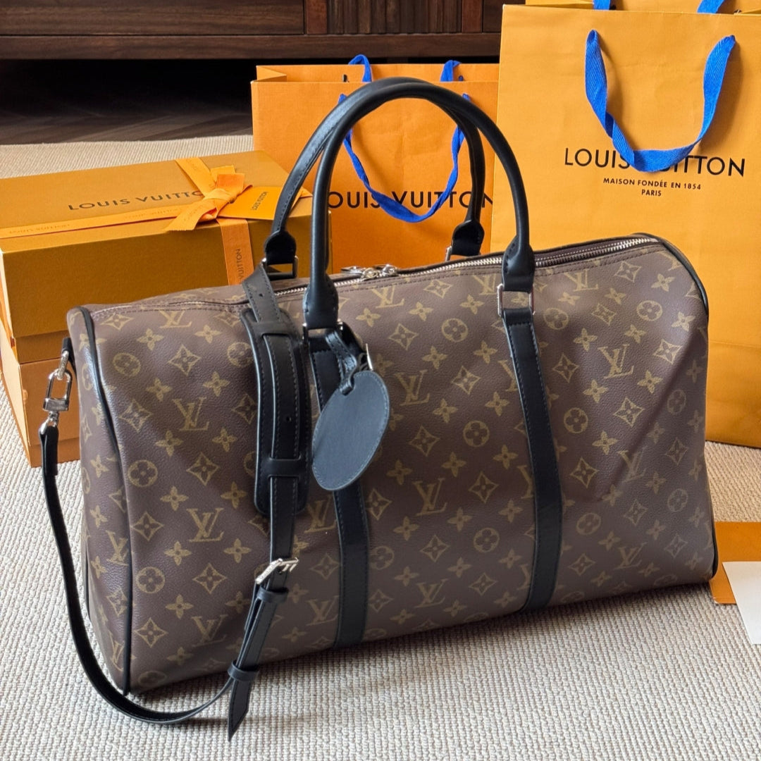 Classic leather travel bag