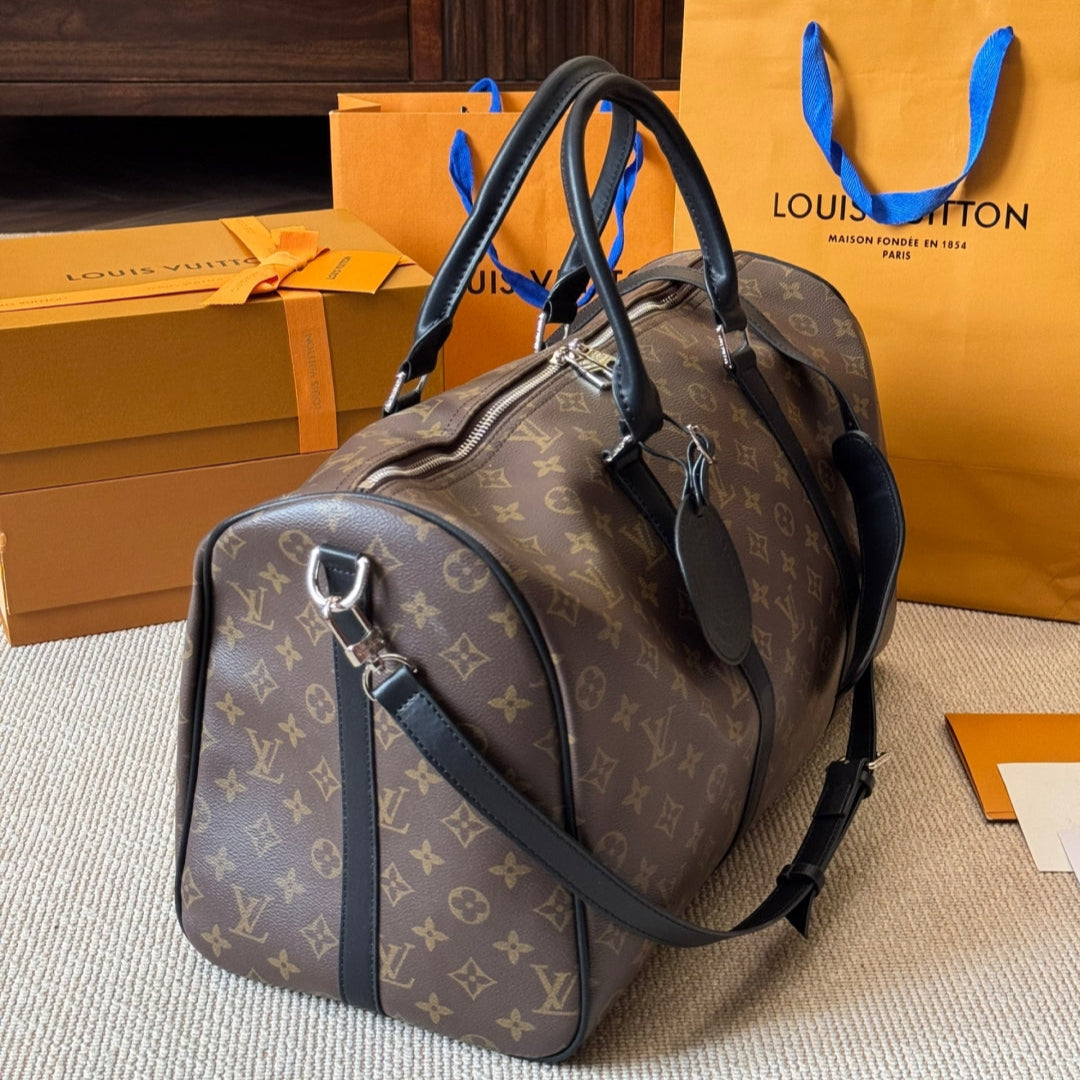 Classic leather travel bag